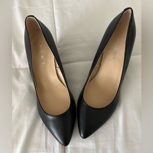 Nine West Black Leather Pointed-Toe Pumps